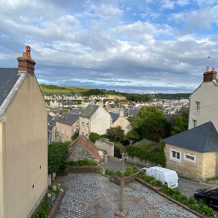 La Maison Bleue Port-en-Bessin-Huppain Esterno foto