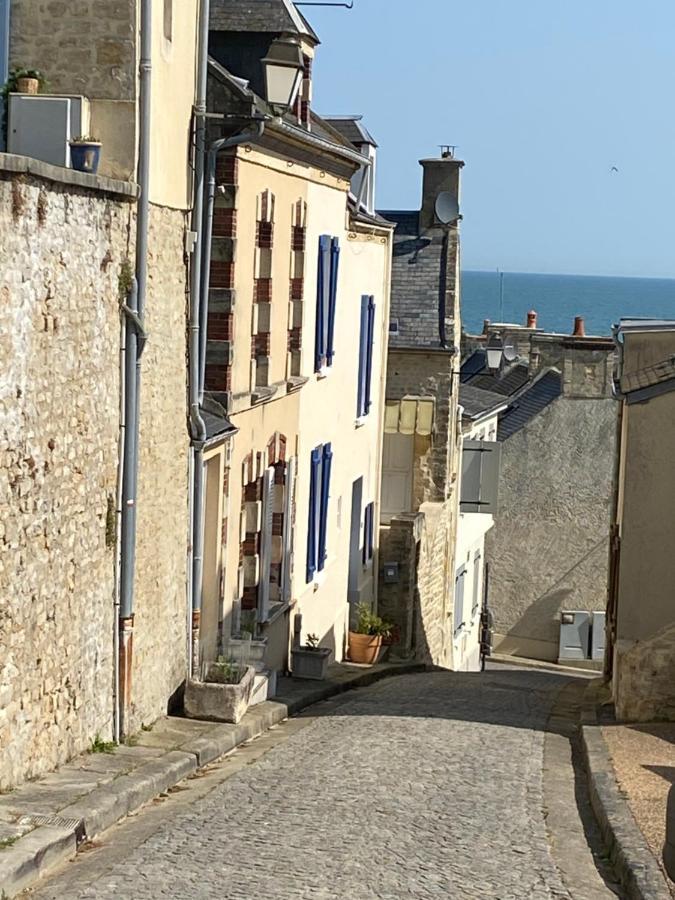 La Maison Bleue Port-en-Bessin-Huppain Esterno foto