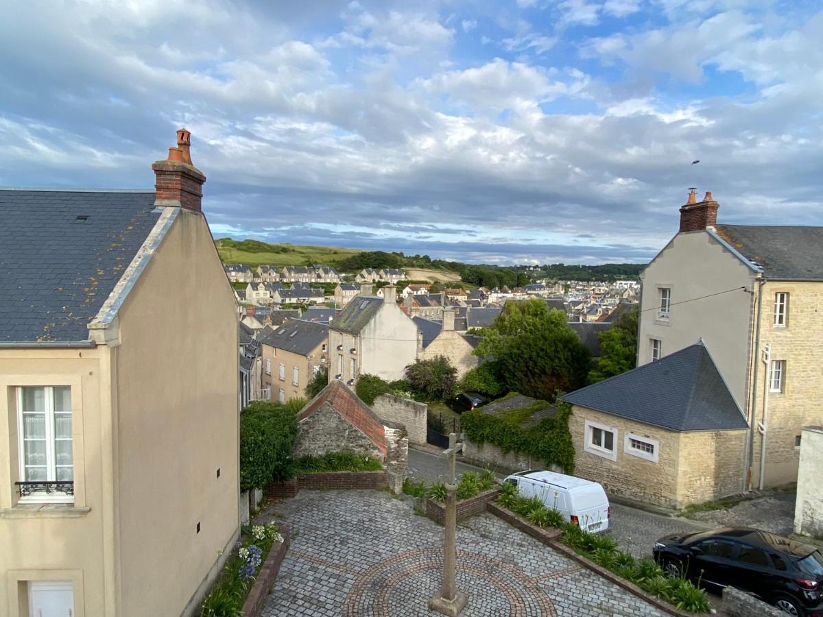 La Maison Bleue Port-en-Bessin-Huppain Esterno foto